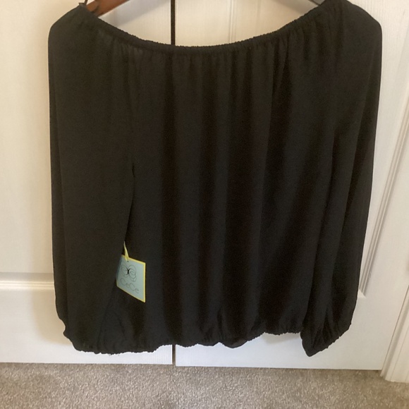 NWT CeCe Blk Blouse With 3D Floral Accent Elastic Waist n Sleeves XXL - Picture 2 of 8